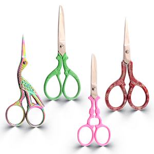 Tijeras Profesionales de Acero Inoxidable con Mango OEM, Tijeras de Manicura en Diferentes Tamaños, Probadas a Mano - Product Image 4