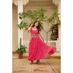 Vestido de trabajo a mano Gamathi tradicional 12 metros Heavy Flair Navratri Garba vestido Cultural evento y boda Sangeet traje para mujer - Product Image 1