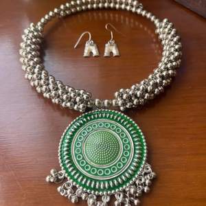 COLLIER AFGHANI VINTAGE BERRY ENSEMBLES DE COLLIER ET DE BOUCLES D'OREILLES TOP VENDUS DANS UNE BELLE FINITION STYLISTE SERVICE OEM ODM PAR AA IMPEX - Product Image 2