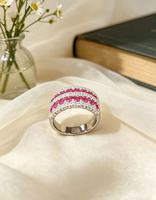 Anillo de 14K con Tres Filas de Incrustaciones Rojas, Estilo Minimalista, Regalo para Novia y Madre