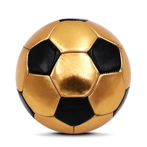 Vente en gros de mini ballon de football en or avec cuir PU pour l'entraînement, les souvenirs, les promotions de tournois ou l'image de marque personnalisée - Product Image 3