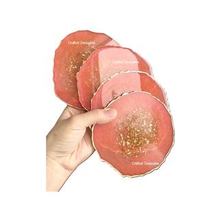 CUTES Dessous de verre en résine de luxe faits à la main Tampons carrés de couleur personnalisables pour ensemble de table de tapis de cuisine Meilleur prix - Product Image 4