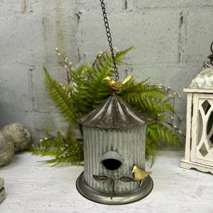 บ้านนกโลหะชุบสังกะสีที่น่าสนใจเหมาะสำหรับอุปกรณ์ตกแต่งสวนกลางแจ้ง - Product Image 1