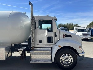 Camión Tractor de Carretera Usado 6x4, Diésel, de Servicio Pesado, para Logística Comercial, Transporte de Mercancías y Contenedores - Product Image 5