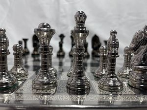 Échiquier carré en bois fait main de luxe, pièces d'échecs de haute qualité, jeu d'échecs antique, cadeau pour homme, jeu d'intérieur, meilleur prix pour la famille - Product Image 4