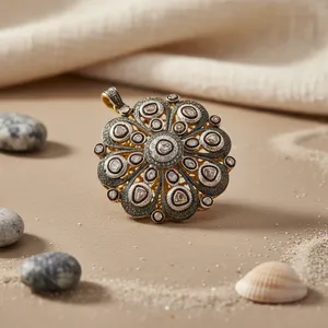 Pendentif floral en diamant de luxe pour femmes avec plaqué or, bijoux haut de gamme, charme - Product Image 3