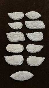 Broches de hueso inspirados en la naturaleza hechos a mano Woodland Elegance. Ideal para coleccionistas de joyas amantes de la moda artesanal - Product Image 4