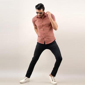 Camisa informal a rayas marrón para hombre, tela de popelina antiarrugas con cuello abotonado, ajuste Regular, talla 6XL para las estaciones de verano y otoño - Product Image 1