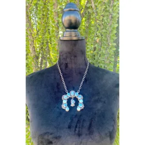 Collier Naja vintage en argent sterling et turquoise de Marie Tsosie Golden Hill avec sertissage en or 18 carats - Product Image 2
