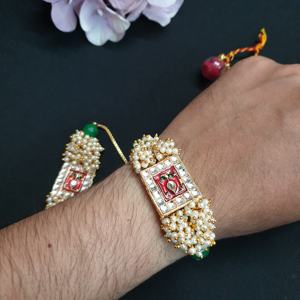 Perle Meenakari rouge élégante traditionnelle Bhaiya Bhabhi Rakhi Combo fabriquée à la main pour Bhaiya et Bhabhi Couple Rakhi coffret cadeau - Product Image 2