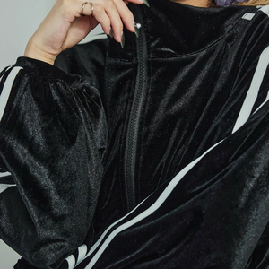 Sweat à capuche en velours chaud et doux avec un look haut de gamme, coupe confortable, sweats à capuche pour femmes 2026 / Tissu en velours de haute qualité, sweats à capuche pour femmes 2026 - Product Image 2