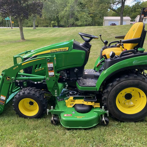 Tractor Utilitario 2025R Nuevo, Tractor Agrícola Compacto de 10HP con Cargador, Retroexcavadora, 4x4, Automático y con Bomba de Motor Avanzada - Product Image 1