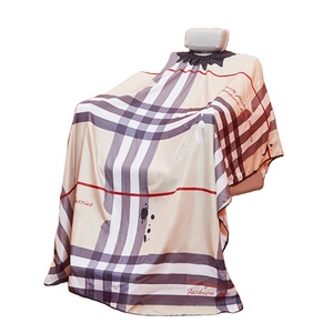 Cape de luxe imperméable en polyester à rayures - Product Image 1