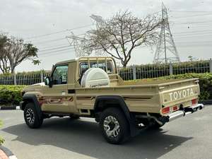 Neuf/Occasion 2024 pour Toyota Land Cruiser LC79 <4L Euro IV Émissions Cabine Simple 4x4 Diesel Automatique Sièges en Cuir Foncé - Product Image 5