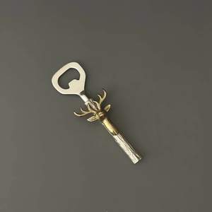 Botella de latón chapada en oro de alta calidad personalizable mango de acero inoxidable con logotipo personalizado para el hogar bares restaurantes directo - Product Image 5