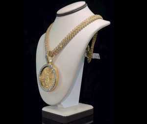 Collar de Cadena Cubana con Colgante de Medallón de Moneda Plateado, Plata 925, Estilo Vintage, Diamante Cultivado en Laboratorio, Corte Brillante Redondo - Product Image 5