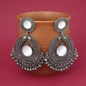 Tip Top Fashions Chandelier Pendientes Silver Plated Mirror Dangler 1314825A - Product Image 1