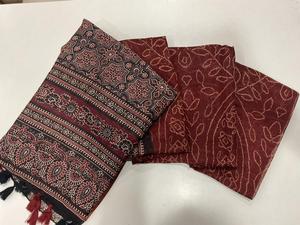 On ne devrait jamais manquer notre nouvelle collection de saris en tissu de lin imprimé pour les vêtements de bureau réguliers décontractés pour femmes fille avec chemisier ethnique - Product Image 4
