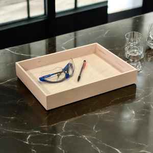 Bandeja rectangular de madera hecha a mano, perfecta para desayunos, aperitivos o elegantes expositores de mesa. - Product Image 4