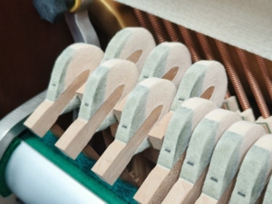 Piano d'occasion Kawai K35 en gros, provenance japonaise, entretien et inspection rigoureux, structure durable - Product Image 3