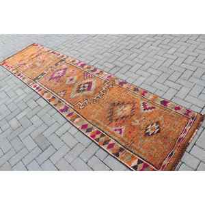 Alfombra Herki de 2.7x10.9 pies, Alfombra Turca Vintage, Alfombra de Camuflaje Naranja Rosa - Product Image 4