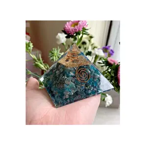 Pirâmides de cristal de cura Feng Shui estilo Apatite Orgon Pedras preciosas Pirâmides de Reiki disponíveis do exportador indiano