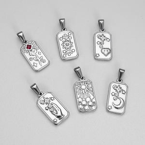 2025ใหม่สร้อยคอสแตนเลสสำหรับผู้หญิงจี้ทองพร้อมจี้รูปพระจันทร์ดอกกุหลาบดวงอาทิตย์ - Product Image 5