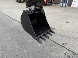 Miniexcavadora Kubota U17 2026: Potencia Ultracompacta con Eficiencia de Giro de Cola Cero - Product Image 5