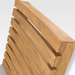 Chaise de salle à manger Belly Simple en teck massif avec coussins imperméables et finition naturelle pour une utilisation en intérieur et en extérieur. - Product Image 6