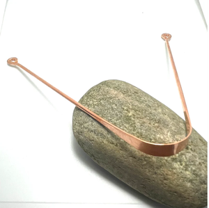 Limpiador de Lengua de Cobre Auténtico para una Rutina de Cuidado Bucal Inspirada en la Ayurveda que Mejora la Limpieza de la Lengua y la Frescura Bucal - Product Image 1