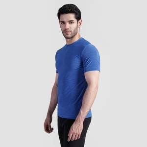 T-shirt pour homme en tissu respirant tricoté uni, bleu électrique, style basique, coupe ajustée, confortable - Product Image 3