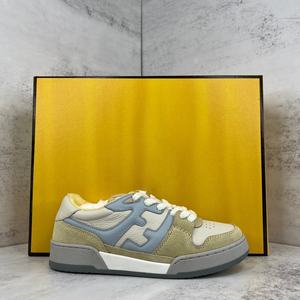 Toutes les saisons sont adaptées à cette paire de chaussures de marche à semelle souple pour hommes, avec lacets réglables, conçues pour les couples. - Product Image 1