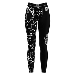 Pantalon de compression MMA pour femme Decent Fight Gears, noir et blanc, imprimé craquelé, ajusté, en spandex et polyester, pour arts martiaux mixtes - Product Image 5