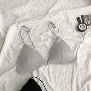 Soutien-gorge de sport pour femmes, style tendance, sexy, fin, respirant, sans fil, doux, sans couture, avec bonnets - Product Image 3