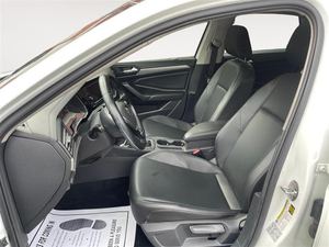 2019 Volkswagen Jet TA R-LINE FWD - Product Image 2