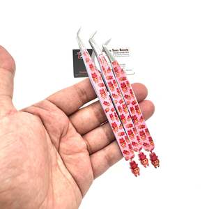 Pinzas Labubu de clasificación superior, pinzas de pestañas Labubu de acero inoxidable sostenible, pinzas de extensión de pestañas rosas, logotipo personalizado - Product Image 1
