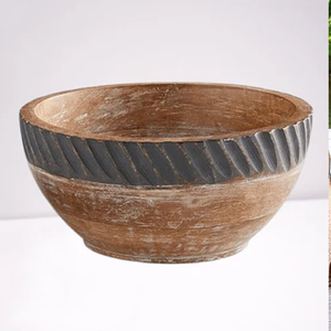 Cuenco de madera natural, de tonos más claros con una forma en ángulo y orgánica para servir ensaladas o frutas en cenas, - Product Image 6