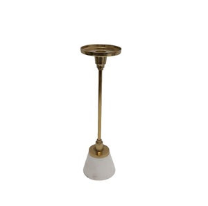 Soporte de pilar de vela de aluminio decorativo de Navidad, soporte de vela de estilo moderno chapado en oro para decoración de mesa de boda hecha a mano - Product Image 1