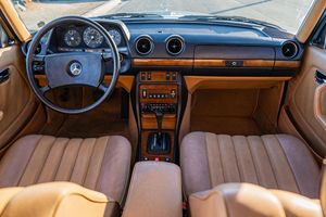 Gran Oferta, Excelente Estado: Mercedes-Benz 300D Turbo Diésel de 1982, Listo para Enviar - Product Image 2