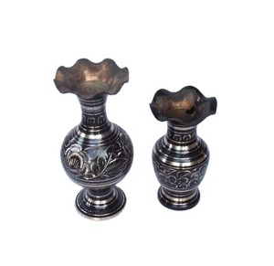 Jarrón de latón negro de estilo tradicional hecho a mano, maceta de decoración para el hogar de primera calidad, Ideal para eventos de boda y decoración festiva - Product Image 4
