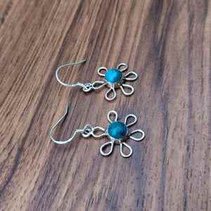 925 Sterling Silver Natural TurquoiseFlower Main imploré Français Hoops Boucle D'oreille Bohème Minimaliste Boucle D'oreille - Product Image 2