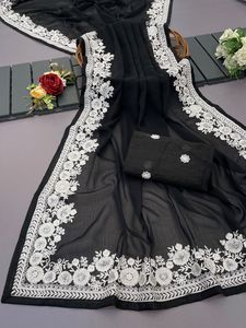 Soie georgette douce avec broderie de fil blanc et sari de bordure en dentelle avec collection de chemisiers Bangalore en satin - Product Image 3