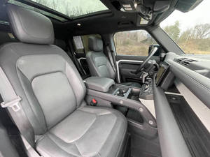 Land Rover Defender 2023 en parfait état - Product Image 6