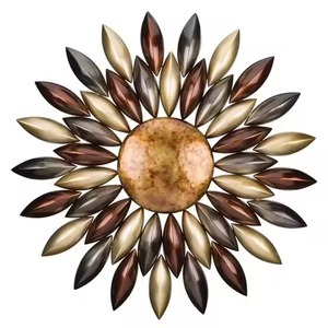 Decoración de pared de metal única con diseños geométricos y florales para colgar en la decoración moderna del hogar - Product Image 5