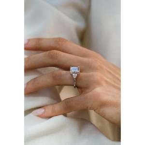 แหวนเพชรทรง Asscher สีน้ำตาลอมชมพู ได้รับการรับรองจาก IGI สำหรับความหรูหรา - Product Image 4