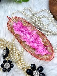 ถาดเรซินสีขาวหรูหราพร้อมขนนกสีน้ำเงินที่ทำด้วยมืออันเป็นเอกลักษณ์สำหรับการแสดงที่บ้านและการใช้งานอเนกประสงค์จากอินเดีย - Product Image 3