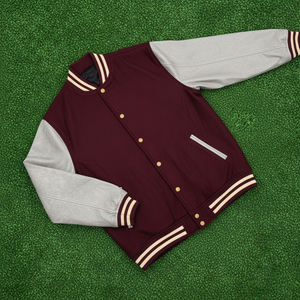 เสื้อแจ็คเก็ตเลตเตอร์แมนแบบมีโลโก้สั่งทำได้ คุณภาพสูง แขนหนัง PU ผ้ายืด สไตล์วาร์ซิตี้ สำหรับผู้ชาย - Product Image 4