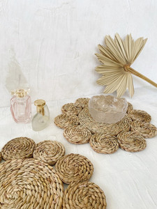 Napperons en jonc de mer fabriqués au Vietnam vaisselle décorative tissée à la main en forme de fleur - Product Image 6