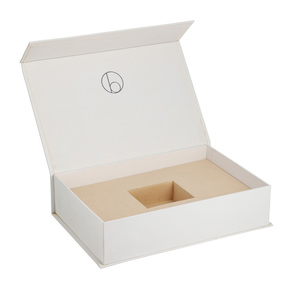 Boîtes-cadeaux en carton élégantes et écologiques pour bijoux Emballage en papier portable éponge revêtement UV pour boucles d'oreilles bagues colliers - Product Image 1