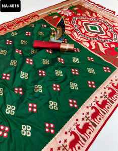 Vêtements ethniques indiens Saree fantaisie en soie douce avec Ikkat Weawing Design Zari Weawing Meenakari Rich pallu avec Zari Weaving Sari - Product Image 4